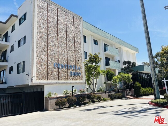 Foto del edificio - 5000 S Centinela Ave