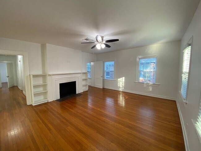 Building Photo - 1530 Sul Ross St
