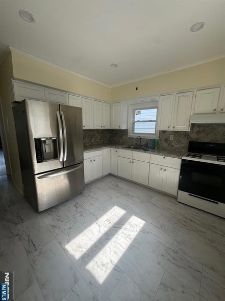 Building Photo - 29 Kingsland St