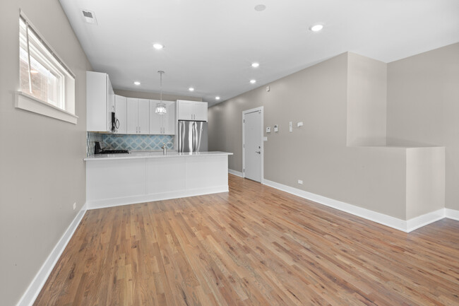 Foto del edificio - 643 E 50th St