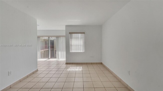 Foto del edificio - 9390 W Flagler St