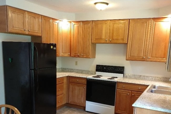 Kitchen - 3914 Station Rd