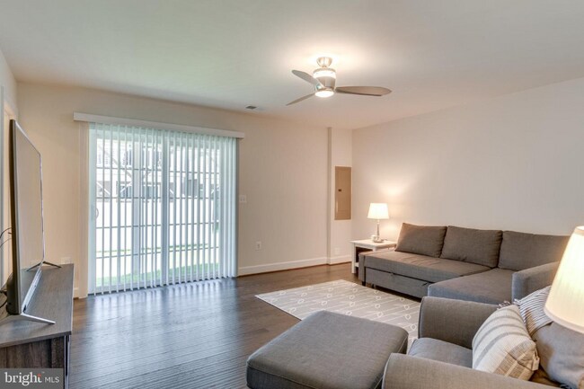 Foto del edificio - 10701 Caledonia Meadow Dr