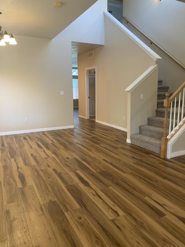 Foto del edificio - 1844 W Glade Creek St