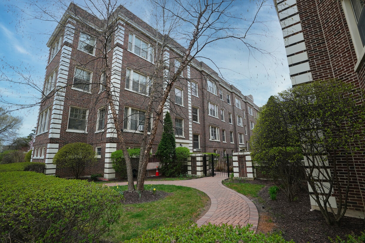 Primary Photo - 431 N Lombard Ave