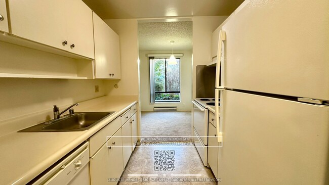 Building Photo - Sweet 1Bedroom at resort-like Watergate wi...
