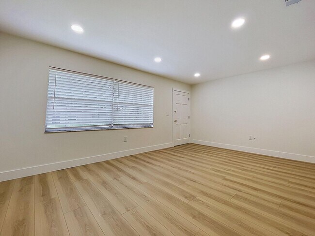 Foto del edificio - 4717 Fernery Ln