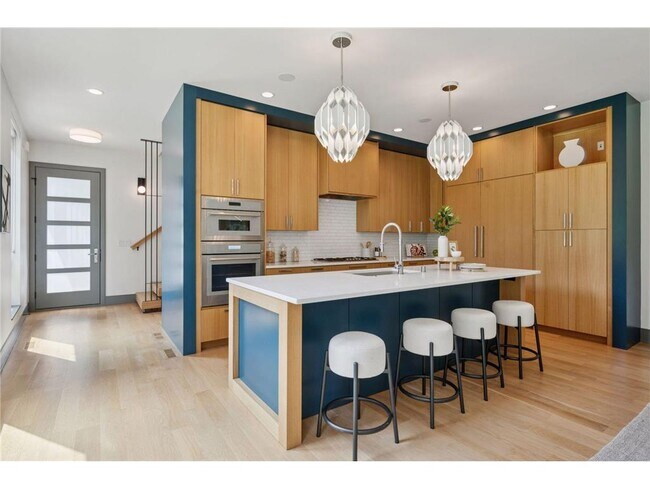 Foto del edificio - 1726 Kenwood Pkwy