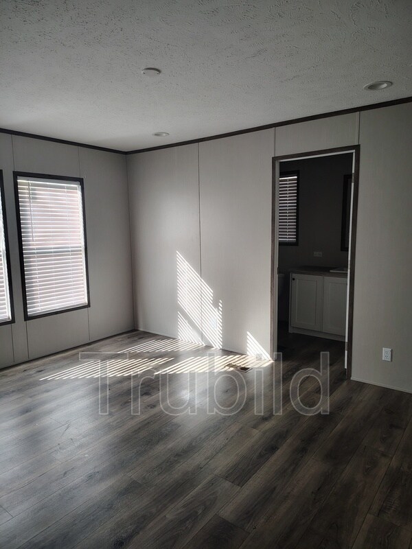 Foto del edificio - 16 Spencer Dr