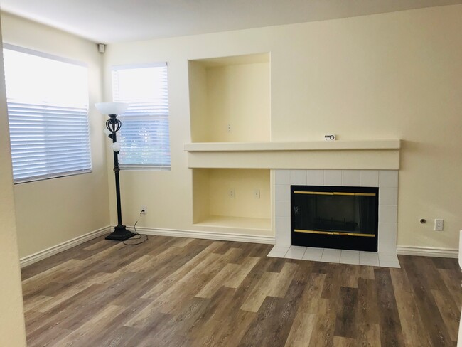 Building Photo - 32986 Terrace Dr