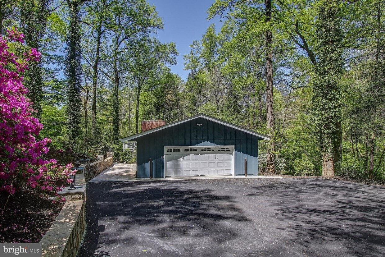 Primary Photo - 5920 Yates Ford Rd