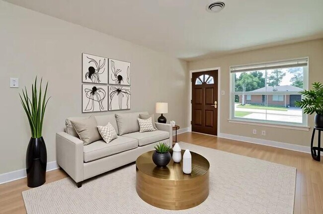 Building Photo - 8330 Waterbury Dr