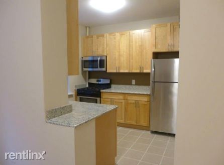 Primary Photo - 344 E 209th St