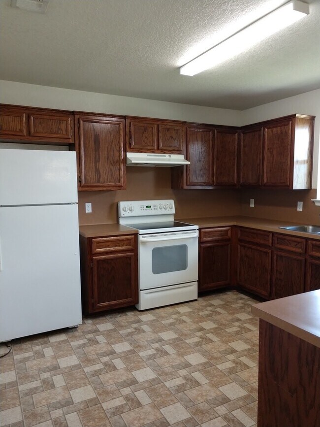 Foto del edificio - PRICE REDUCTION - AVAILABLE NOW!