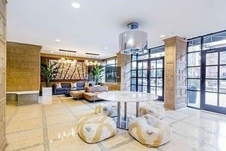 Building Photo - Prime Upper East Side Luxury 1 Bed 1 Bath Apt