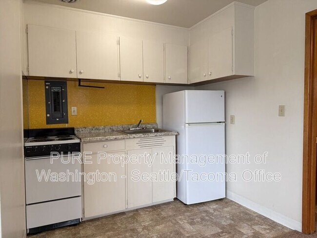 Building Photo - 2356 Alki Ave SW