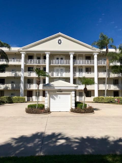 Building Photo - 6205 Balboa Cir