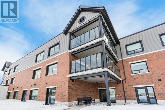 Building Photo - 301 Junction Rd