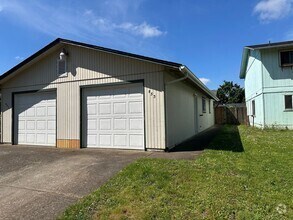 Building Photo - 853 N Cloverleaf Loop