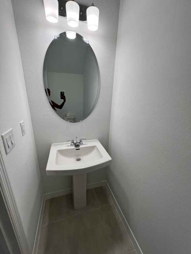 Foto del edificio - 218 Riverfront Wy