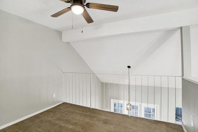 Foto del edificio - 5900 Grelot Rd