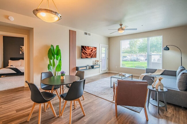 Building Photo - 1950 E Broadway Rd