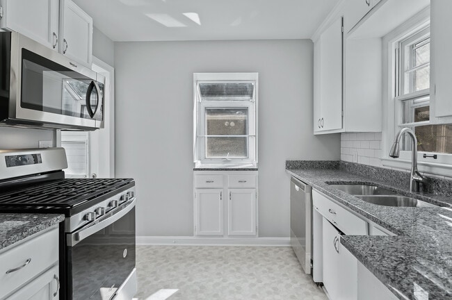 Building Photo - 6107 Bryant Ave N