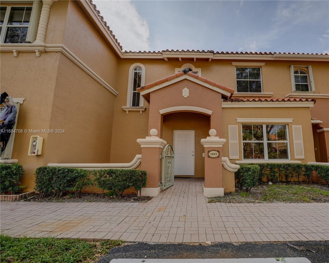 Foto principal - 8530 NW 140th St