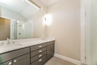 Building Photo - 5106 Royal Heath Dr