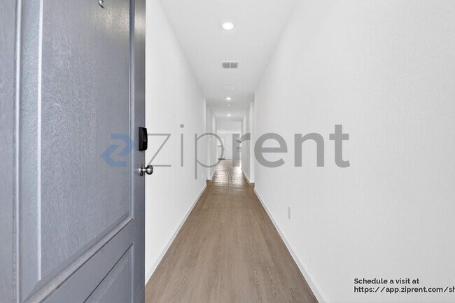 Building Photo - 6813 Haines Dr