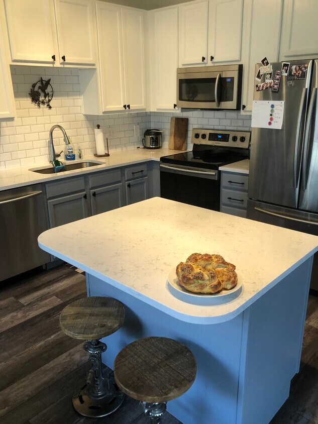 Foto principal - 8105 E 11th Ave