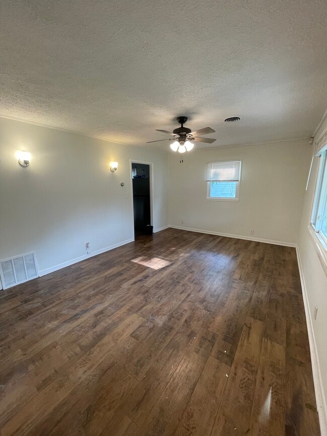 Foto del edificio - 4614 Saint Margaret Ln