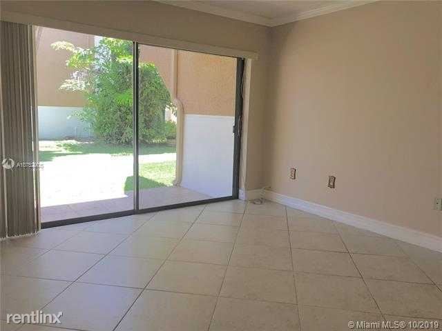 Building Photo - 3 br, 2 bath Condo - 8287 SW 128th St 108