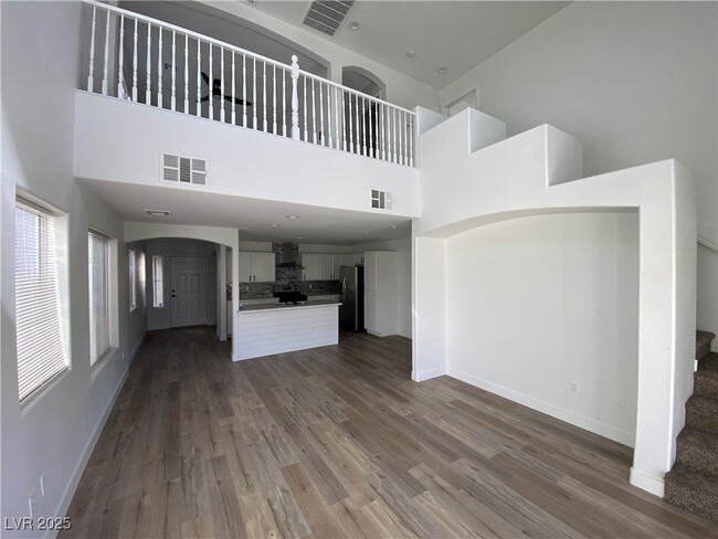 Foto del edificio - 5301 Valencia Crest Ave