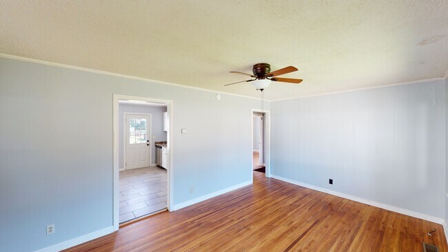 Building Photo - 3815 W 42nd St