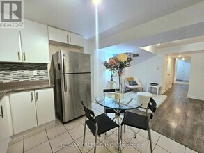 Building Photo - 3900 Arvona Pl