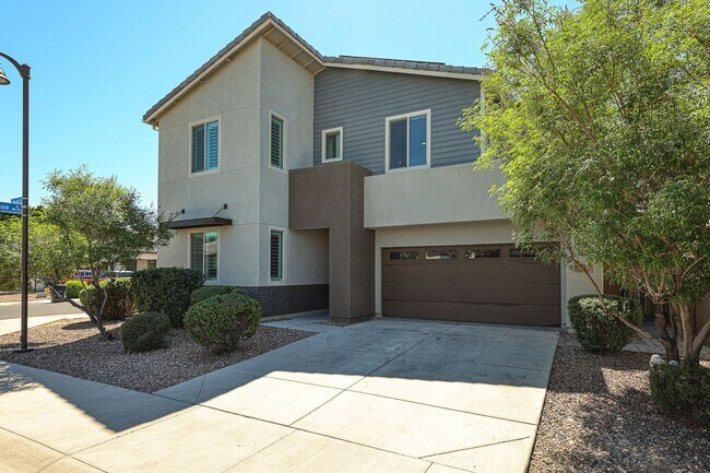 Foto del edificio - Beautiful 5bedrooms-2Baths Modern Style Home!