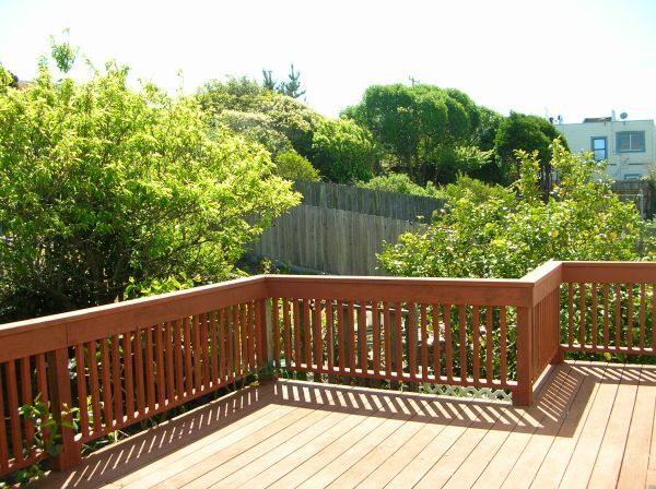 Building Photo - Great 3 bed 2 bath Sunset house with deck,...