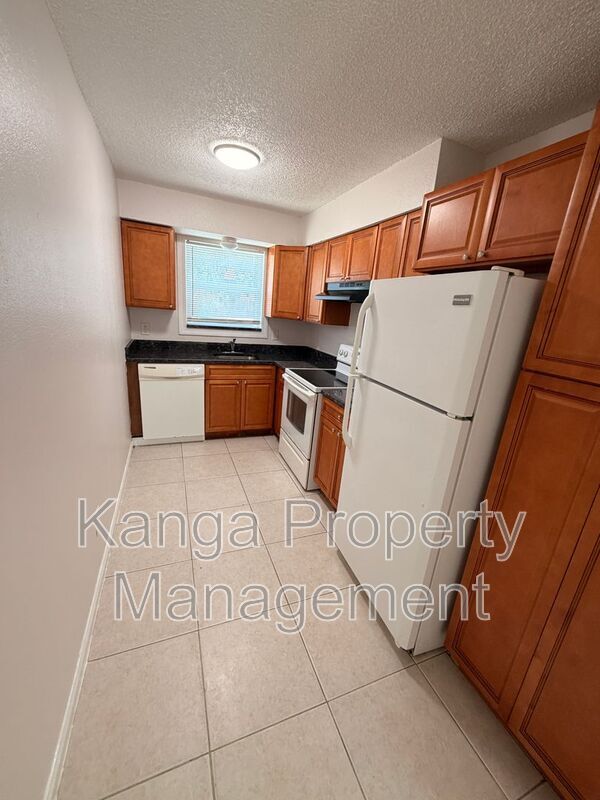 Building Photo - 1618 W 26th Ct