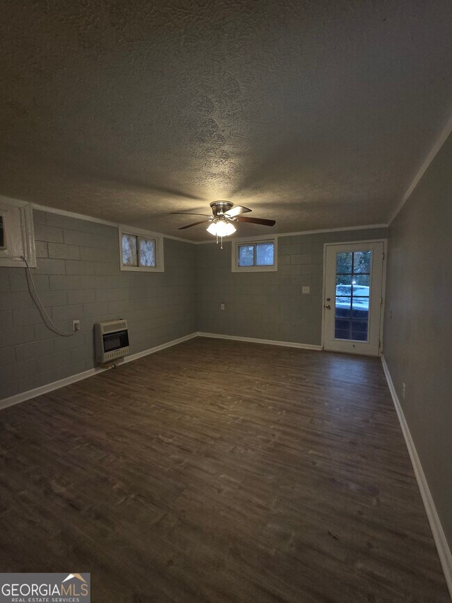 Foto del edificio - 928 Hamilton Blvd