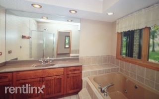 Building Photo - 16555 W Sandlake Rd