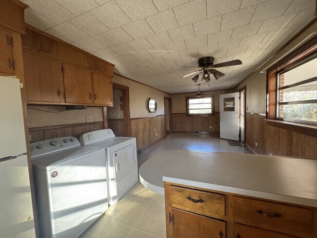 Foto del edificio - 5804 Elkin Hwy