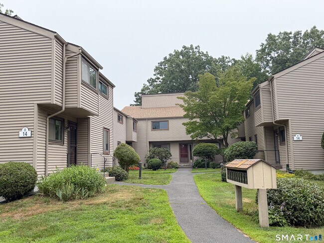 Foto del edificio - 14 Greenbriar Dr