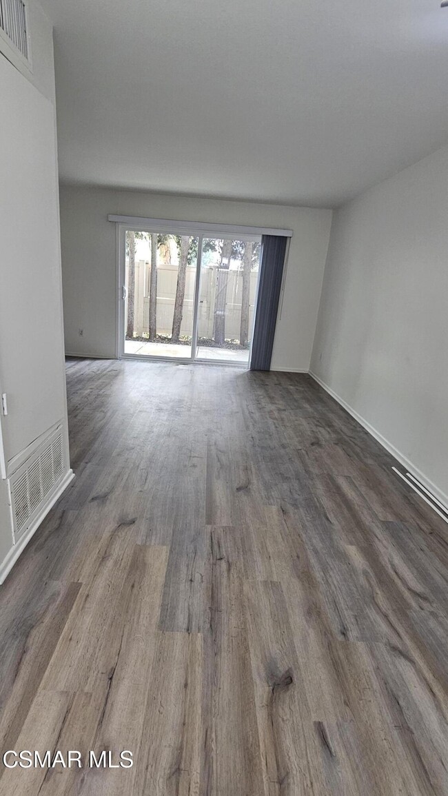 Building Photo - 28657 Conejo View Dr