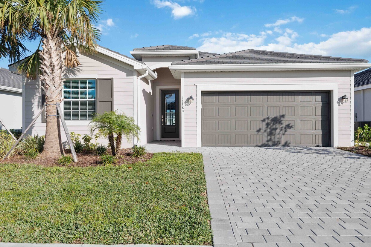 Foto principal - 11380 Burgundy Dr