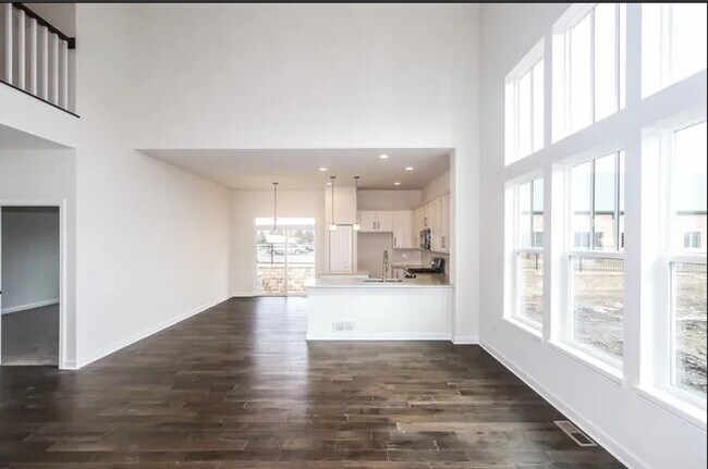 Foto del edificio - 540 Peterson Ct