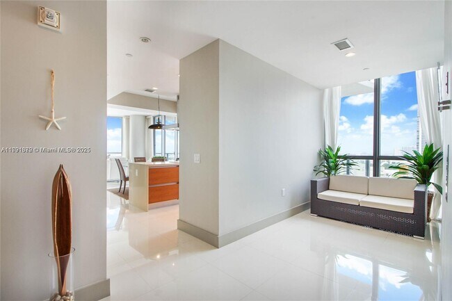 Foto del edificio - 1100 Biscayne Blvd