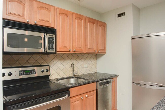 Foto del edificio - 450 W Wellington Ave