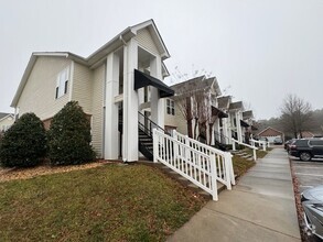 Building Photo - 2400 Huntscroft Ln