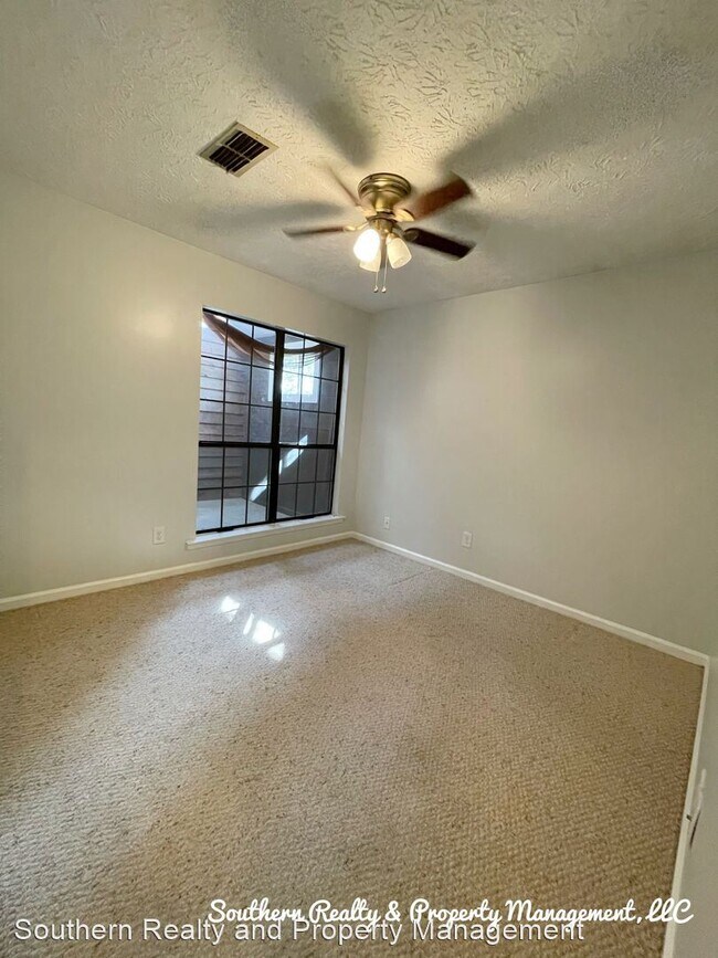 Building Photo - 3 br, 2 bath House - 4132 Denton Drive